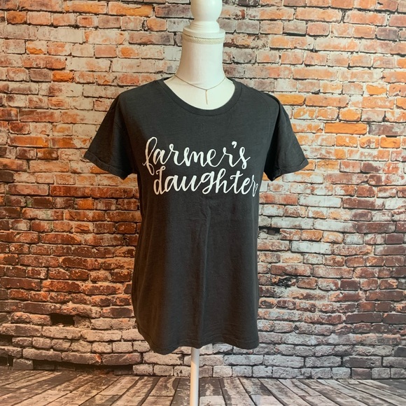 Graphic Tee ”Farmer’s Daughter” - Picture 2 of 5